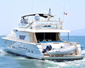 luxury yacht / yate de lujo Ferratti 80