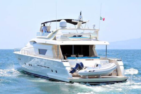 luxury yacht / yate de lujo Ferratti 80
