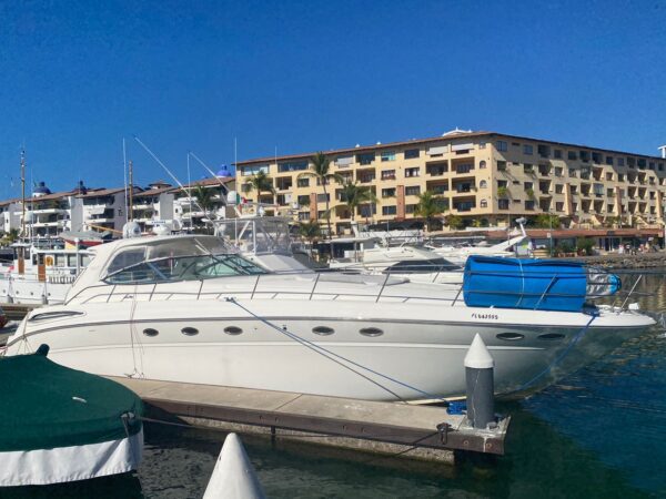 Sea Ray 55 Sundancer - Image 2