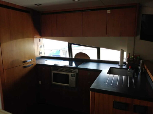 Sunseeker 69 - Image 10