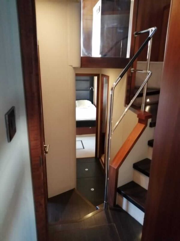 Sunseeker 69 - Image 11