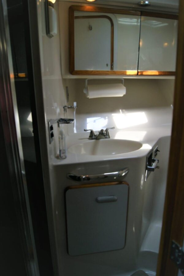 Sea Ray 42 - Image 8