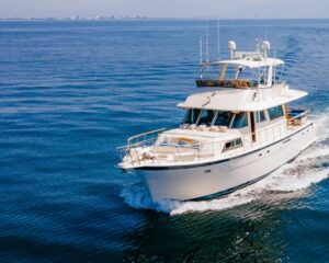 Hatteras 61